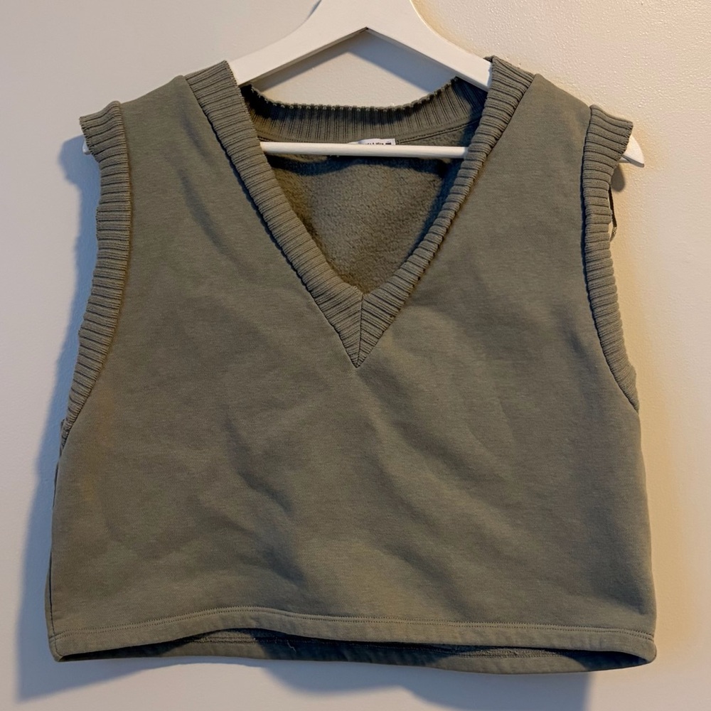 Zara Green Cropped Sweater Vest